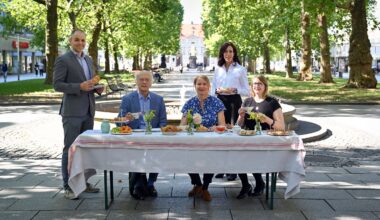 Bereiten das große Gastmahl "Dresden is(s)t bunt" vor - v.l.n.r. Frank Bösenberg (Silicon Saxony), Prof. Dr. Gerhard Ehninger u. Dr. Eva Sturm (Cellex Stiftung), Audrey Stein (SPEKTRA GmbH Dresden), Linda Splitt (Cloud&Heat Technologies GmbH) Foto: Anja Schneider