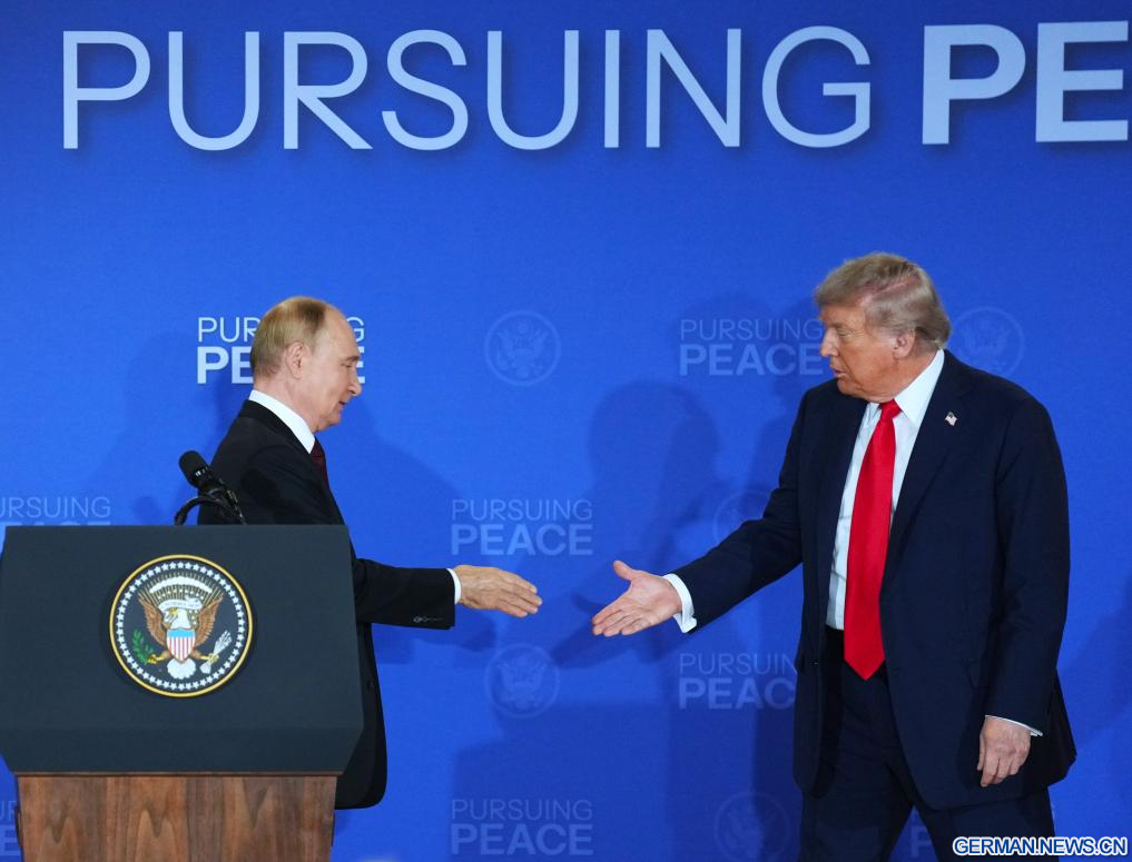 Trump und Putin halten gemeinsame Pressekonferenz ab - Xinhua