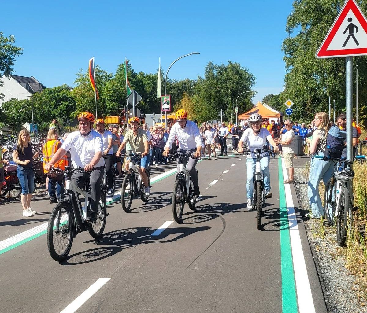 Neuer Abschnitt des Radschnellwegs RS1 in Bochum freigegeben
