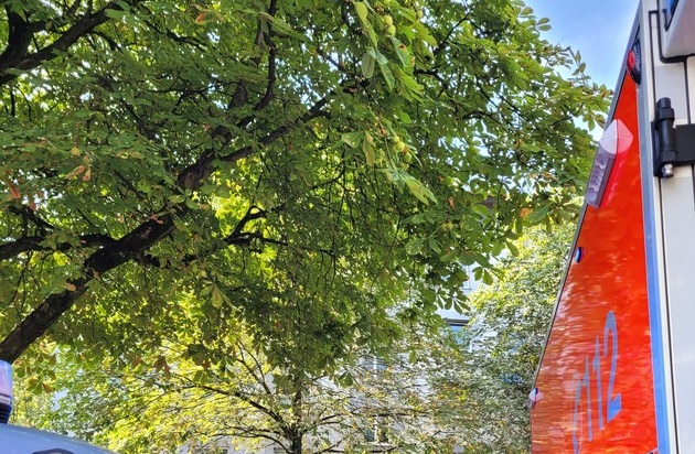 FW-BO: Gemeldetes Feuer mit Menschenleben in Gefahr löst Großeinsatz der Feuerwehr aus