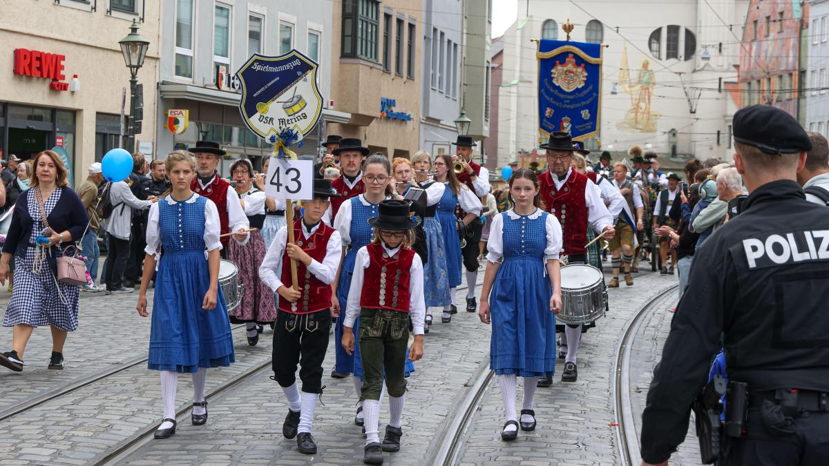Die Organisatoren des Augsburger Plärrerumzugs verdienen vollste Unterstützung