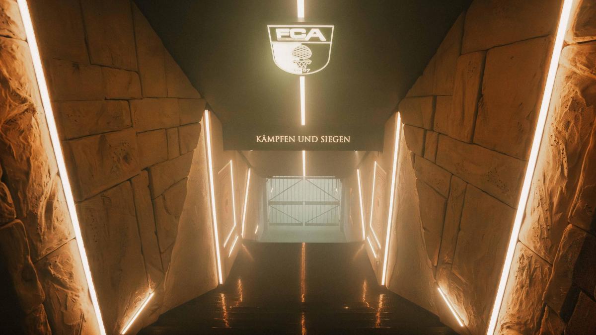FC Augsburg: Spielertunnel im Römerlook neugestaltet
