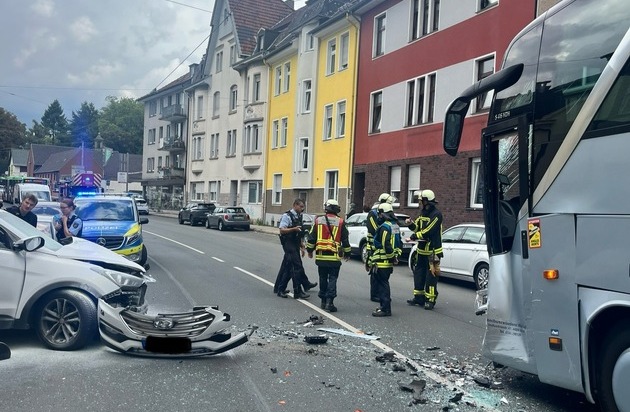 FW-BO: Schwerer Verkehrsunfall in Westenfeld fordert 5 Verletzte