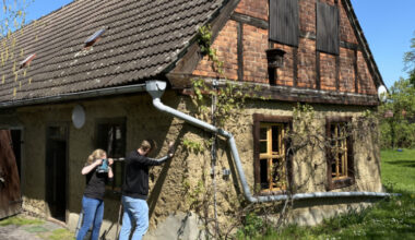 Wiederbelebung des klimafreundlichen massiven Lehmbaus