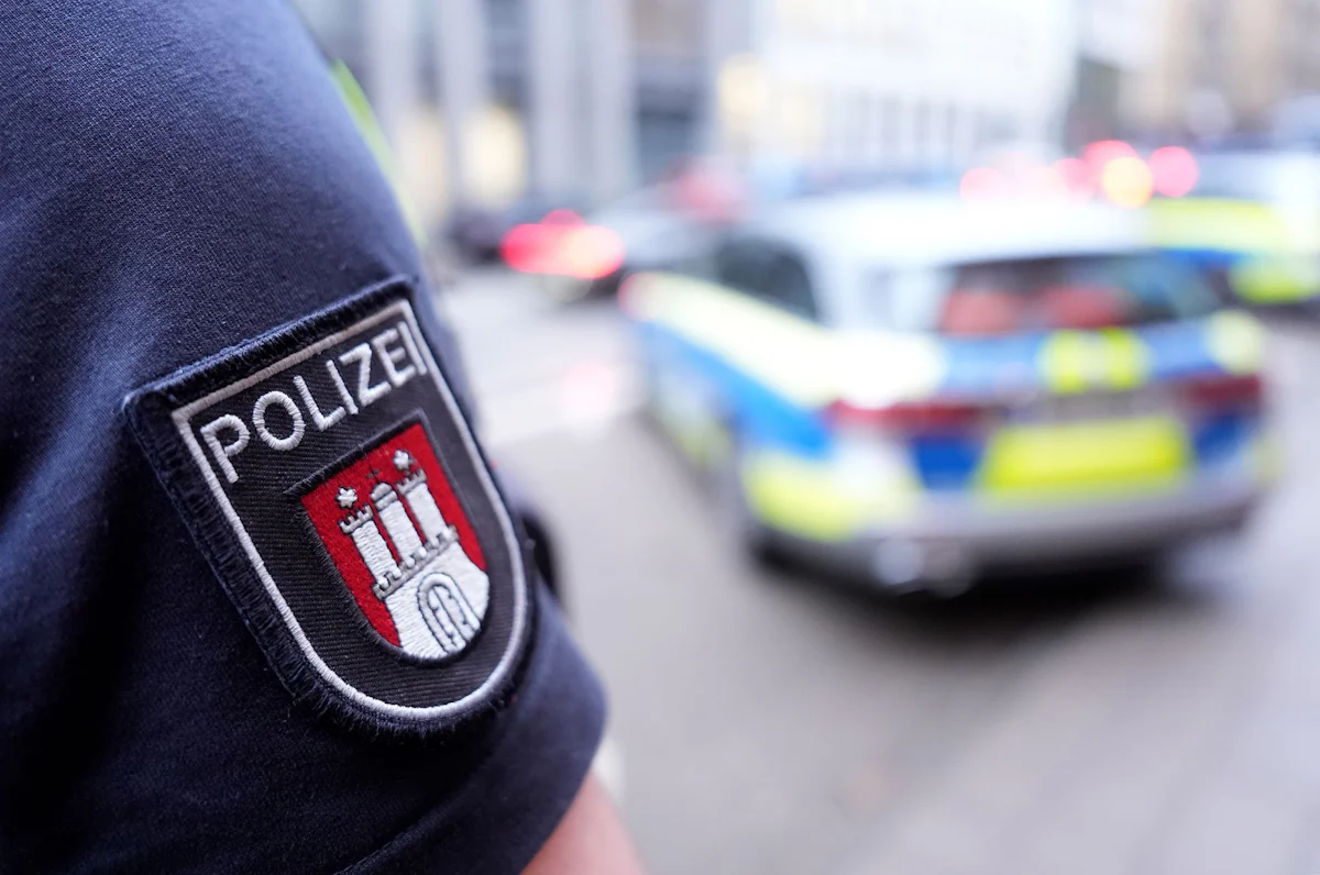 Hamburg - Dienstwaffe von Zivilfahnder gestohlen - Festnahme - Panorama