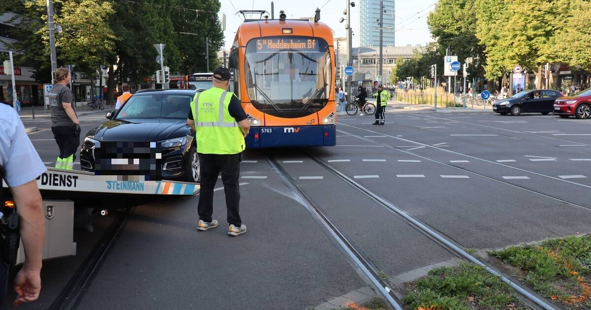 Mannheim: Auto kollidiert mit Straßenbahn - Polizeiberichte aus Rhein-Neckar-Odenwald