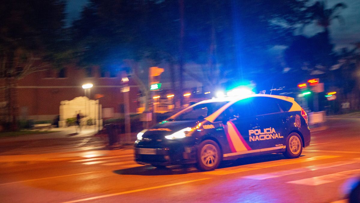 Albtraum-Vorfall auf Mallorca: Eindringling sitzt im Bett deutscher Urlauberin - und fasst sie an
