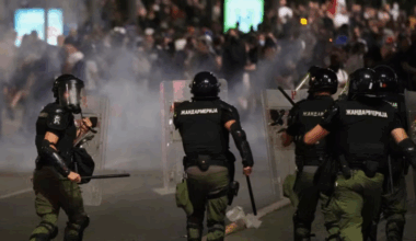 EU-Botschafter in Serbien fordert Deeskalation und Ermittlungen wegen exzessiver Polizeigewalt