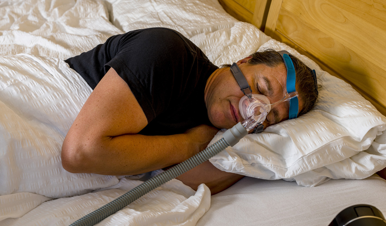Apnoe-Patient mit Atemmaske