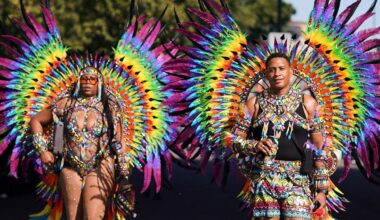 Beim Notting Hill Carnival gibt es bunte Kostüme, viel nackte Haut und karibische Rhythmen. Foto: Alberto Pezzali/AP/dpa