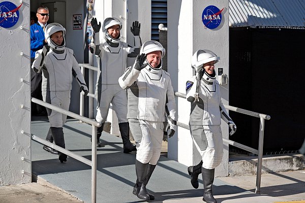 Mit einer Falcon 9 Rakete ist die Crew 11 zur ISS gestartet. - © John Raoux/AP/dpa