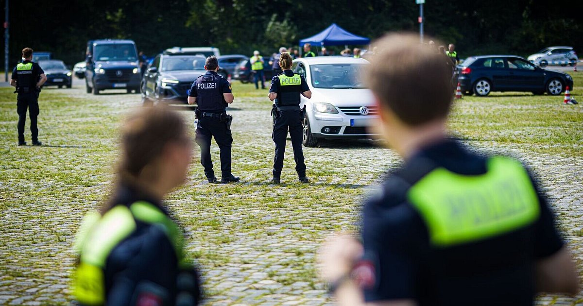 Polizei überprüft zahlreiche Autofahrer in Hannover | Niedersachsen