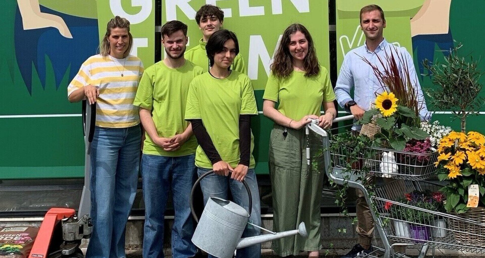 Neue Azubis bei Brockmeyer in Halle: Talente für Pflanzen und Logistik | Haller Kreisblatt