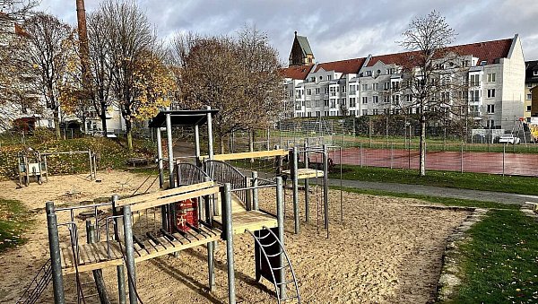 An der Huelsmannstraße (zwischen Herforder und August-Bebel-Straße) fanden damals zwei Mädchen das Mordopfer in einem Gebüsch. Heute sieht es hier so aus. - © Jens Reichenbach