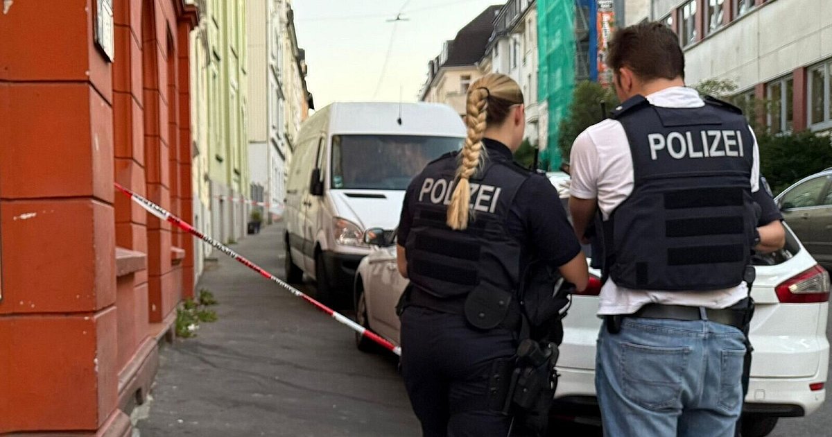Messerangriff in Wuppertal - drei Menschen verletzt | NRW