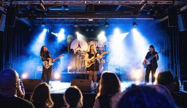 Die Band Angelic in Jeans © Lucas Lohner