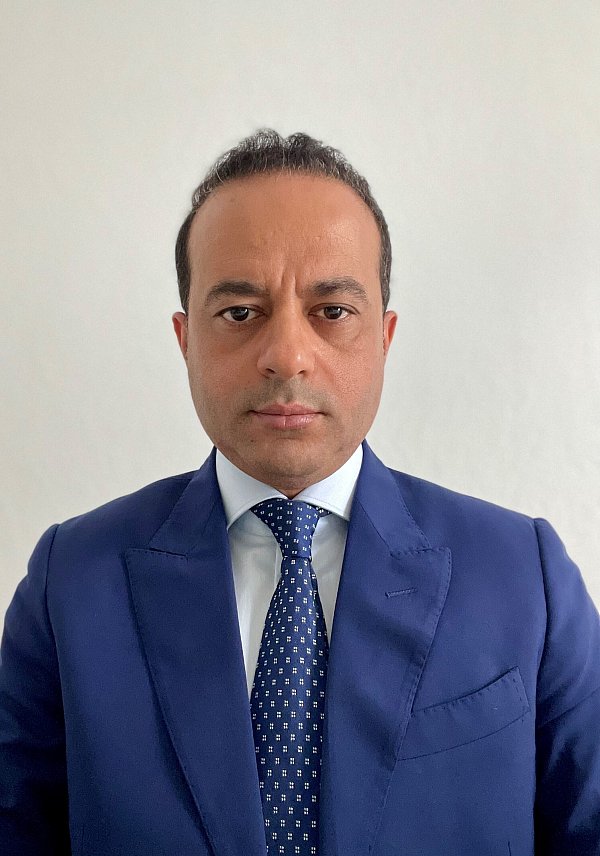 Wirbelsäulenchirurg Hazim Al-Zyoud leitet jetzt den Bereich der Wirbelsäulenchirurgie am Klinikum Bielefeld-Rosenhöhe. - © Klinikum Bielefeld