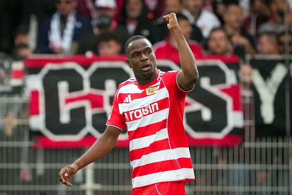 Sofort zur Stelle: Union Berlins Neuzugang Ilyas Ansah. - © Soeren Stache/dpa