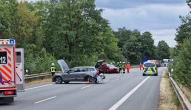 Unfall mit drei Autos: Vollsperrung auf der Theenhausener Straße in Halle | Haller Kreisblatt