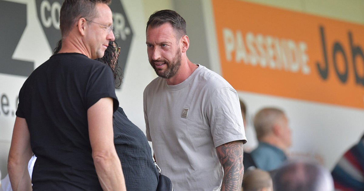 Auch als Tribünengast ist Arminias Mitch Kniat inzwischen prominent | DSC Arminia Bielefeld