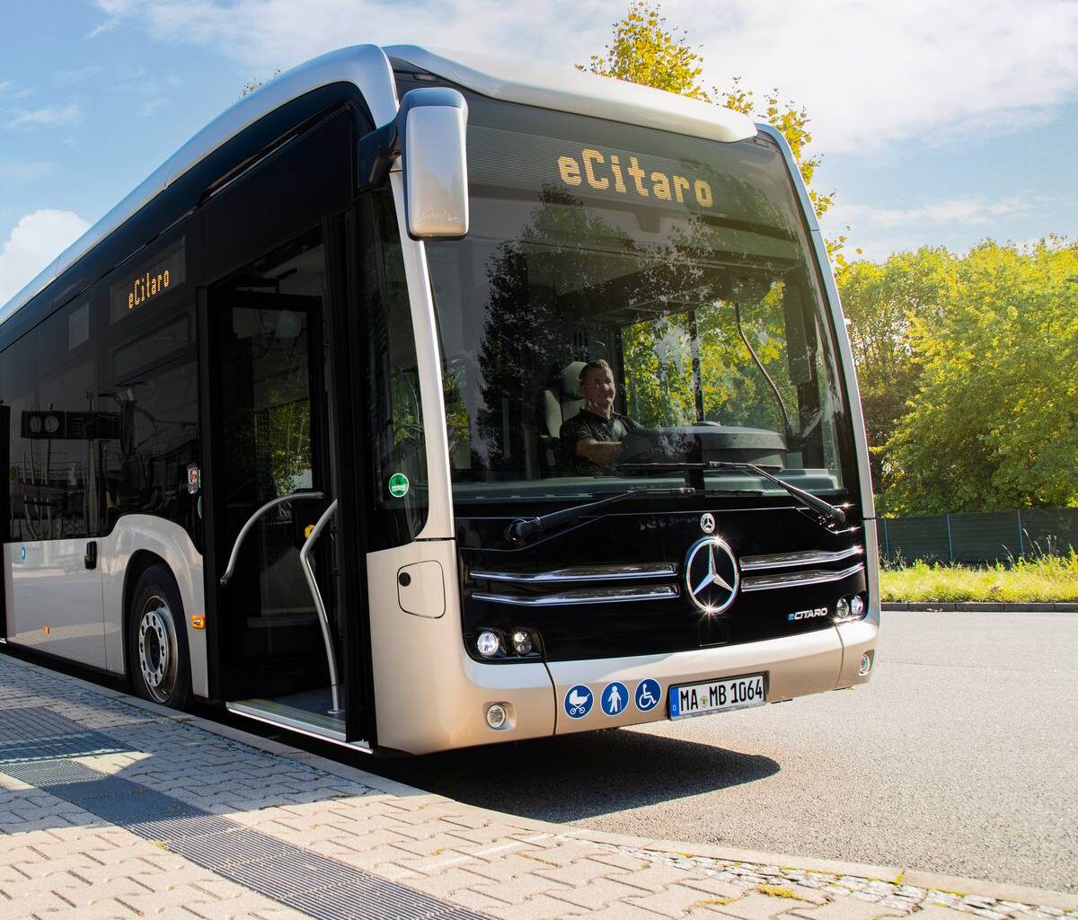 Daimler liefert neue Busse für den Bonner Linienverkehr