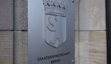 Ein Ex-Polizist wird wegen Computerbetrugs in Berlin angeklagt. Foto: Sven Braun/dpa