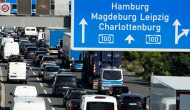 Stau auf der A 100 in Berlin