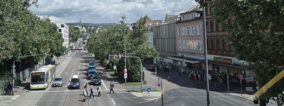 18-Jähriger schlägt auf zwei Bekannte in Wiesbaden ein