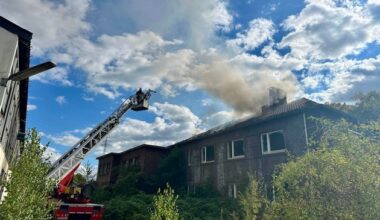 FW-E: Dachstuhlbrand auf verlassenem Industriegelände - keine Verletzten