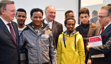 Autohaus-Chef zieht Bilanz: 14 von 20 Flüchtlingen schmeißen Job hin | Politik
