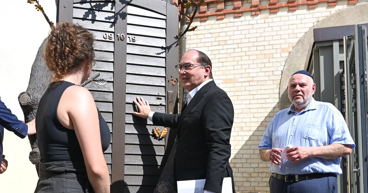 Innenminister Dobrindt beklagt bei Besuch der Synagoge von Halle „importierten Antisemitismus“