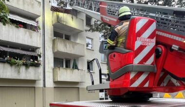 Qualm steigt aus Wohnung in Essen