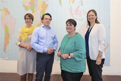 Kuratoren-Team und Vorstandsvertreterin