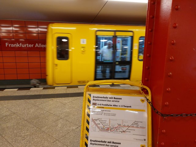 Ab Montag fahren zwischen den Stationen Frankfurter Allee und Tierpark keine Bahnen der U-Ban-Linie 5.