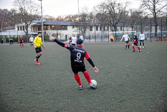 Beim FC Karame werden über den Sport auch Vertrauen aufgebaut und Kontakte geknüpft.