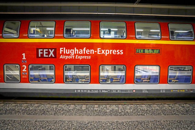 Bahnverkehr – Berlin: Erst Sperrorgie beim Regionalverkehr, dann BER-Express