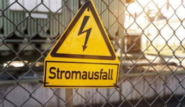 Bagger kappt Kabel: Tausende in mehreren Stadtteilen ohne Strom