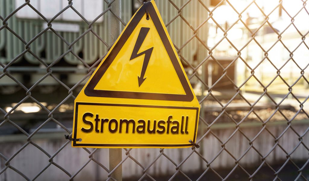 Bagger kappt Kabel: Tausende in mehreren Stadtteilen ohne Strom