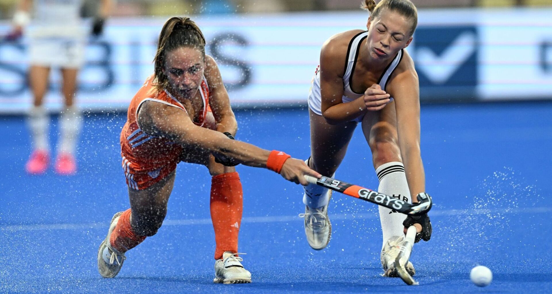 Deutsche Hockey-Spielerinnen unterliegen Niederlande klar - Nachrichten aus Deutschland