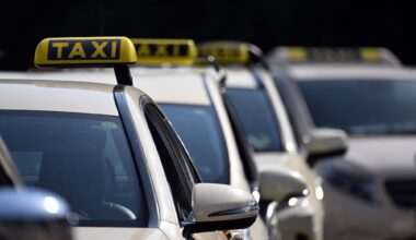 Kreis Karlsruhe: Taxiunternehmer unterschlägt 440.000 Euro – Bewährungsstrafe - Baden-Württemberg