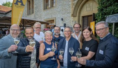 Altstadtteam feiert Sommerfest mit Gästen auf der Burg