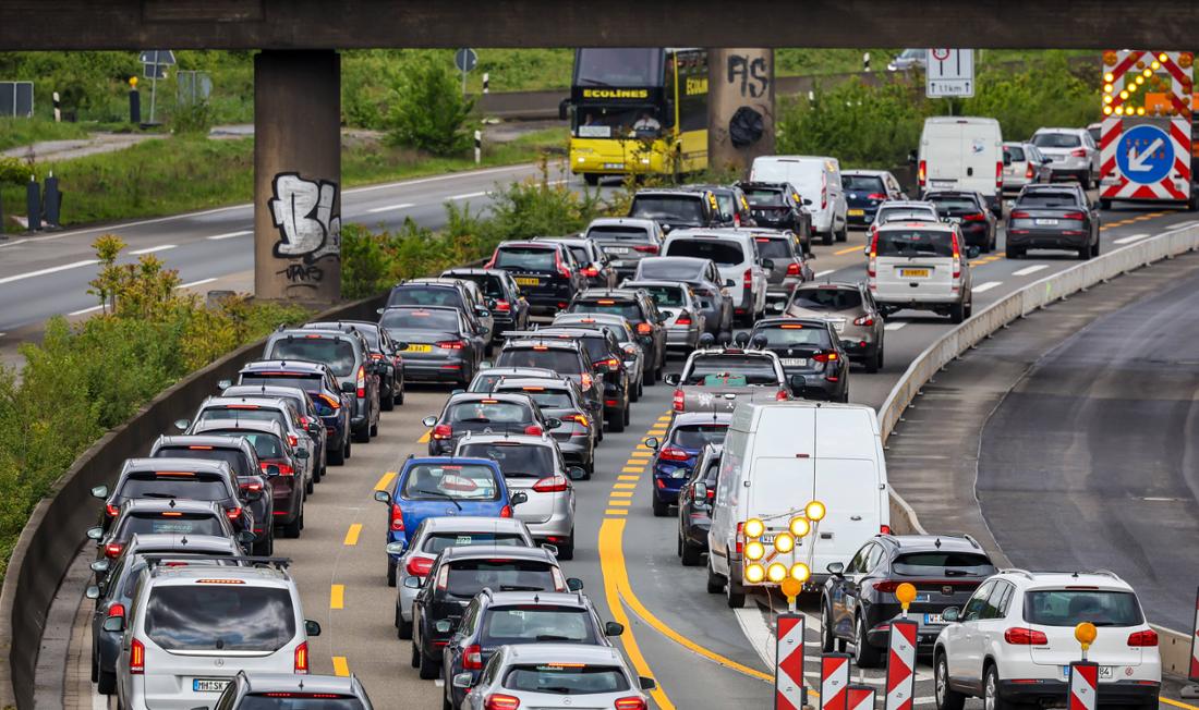 Stau auf der A3 bei Duisburg. 