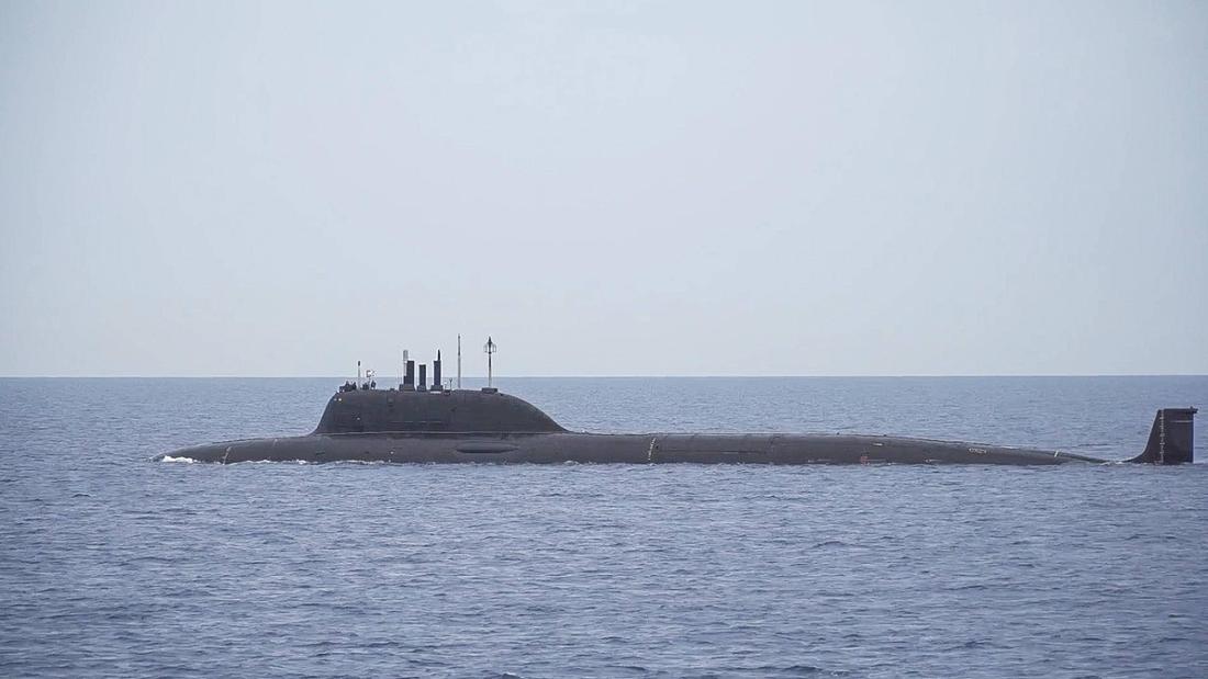 Ein russisches Atom-U-Boot bei einer Militärübung. 