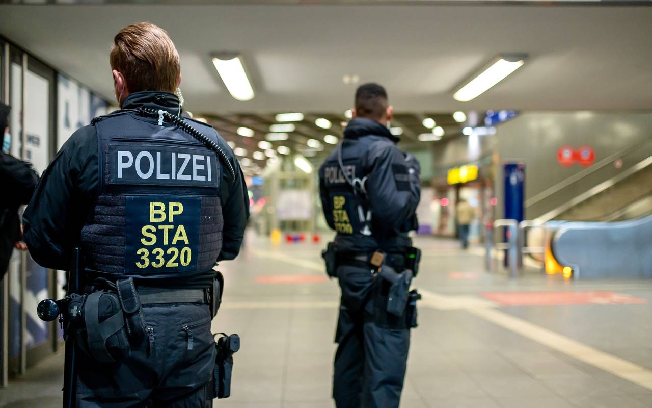 Bundespolizisten im Gelsenkirchener Hauptbahnhof