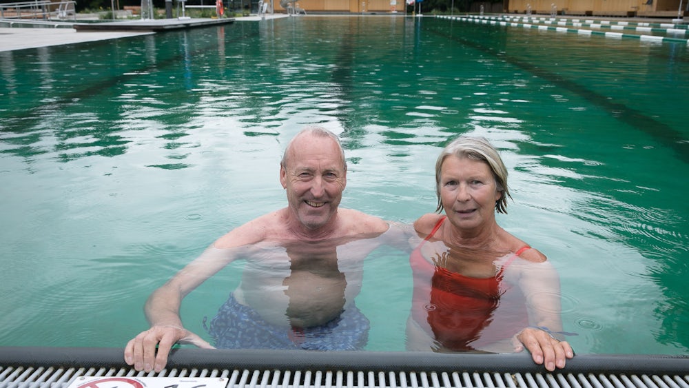 Auch Martina Nußberger und ihrem Cousin Hans Peter Wittig verdirbt das Mistwetter nicht die gute Laune.