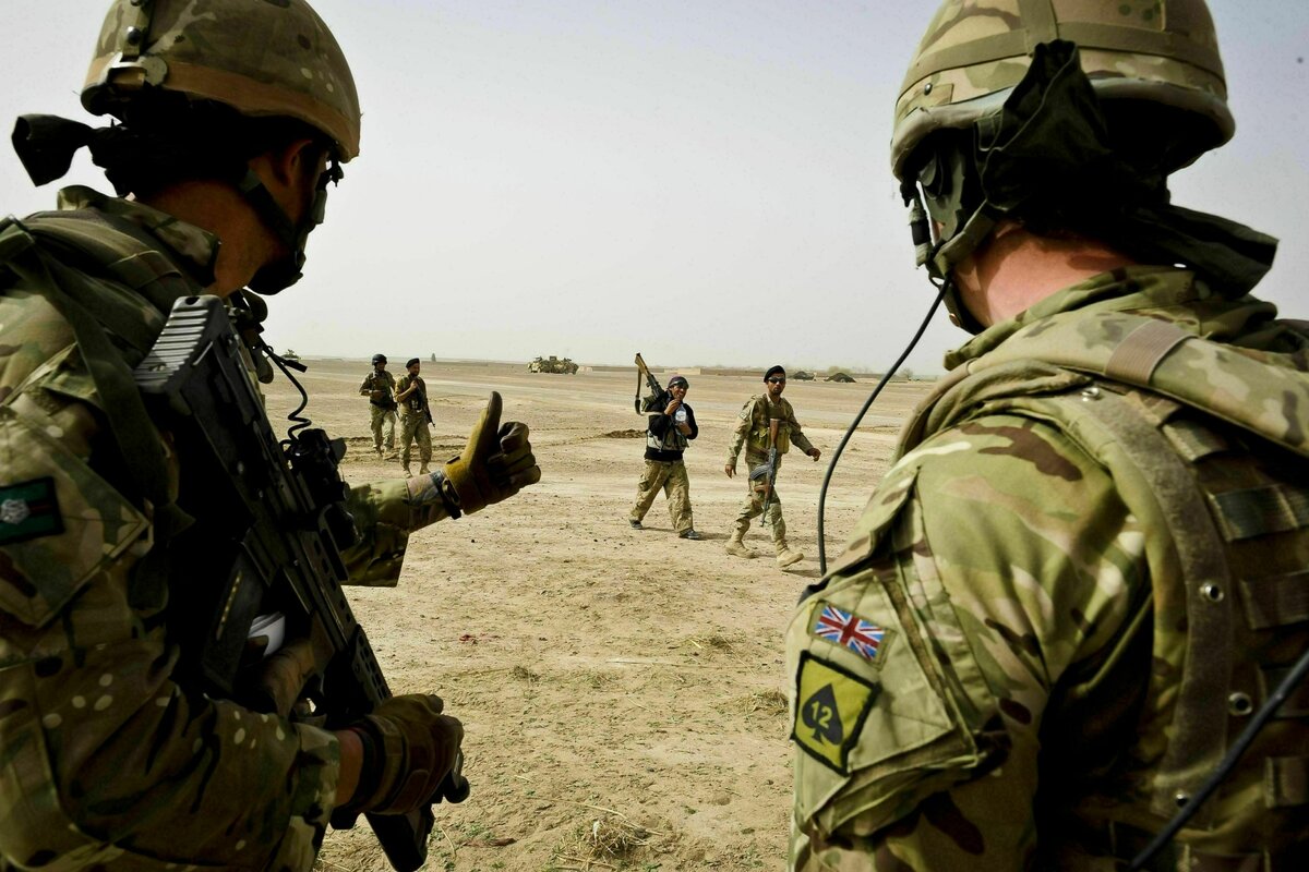 Skandal in Großbritannien: Großbritannien nimmt Tausende afghanische Ex-Mitarbeiter auf