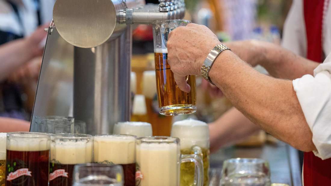 Bier wird gezapft