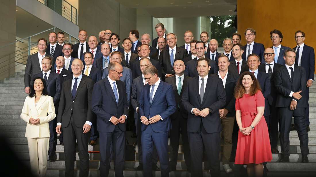 Die einen nennen das Treffen im Kanzleramt einen Investitionsgipfel, die anderen finden viel Lärm um nichts.  