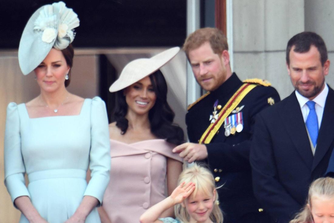 An Prinzessin Kates (li.) und Peter Philips (re.) lässt sich gut ablesen, dass Prinz Harrys Belehrungen gegenüber Meghan nicht passend waren.