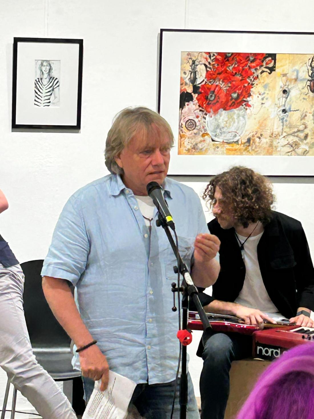 Frank Donath blickte bei der Eröffnung der Ausstellung in die Geschichte der Kleinen Altstadtgalerie zurück.